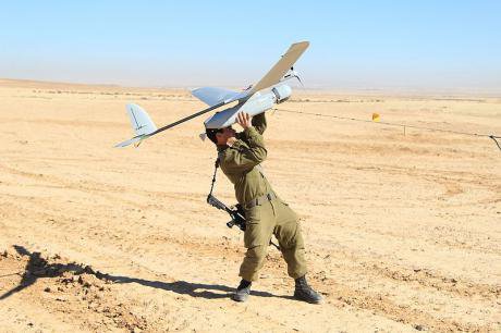 Flickr_-_Israel_Defense_Forces_-_Skylark_Drone_Flight_Training_(6)_0.jpg