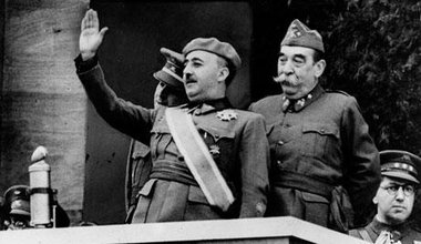General_Francisco_Franco_victory_parade_Spanish_Civil_War_1939.jpg