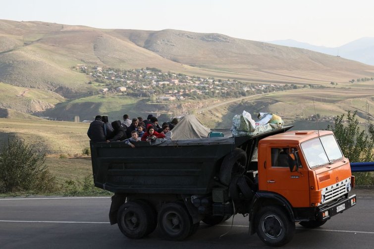 Heavy fighting breaks out between Armenia and Azerbaijan, raising fears of  war