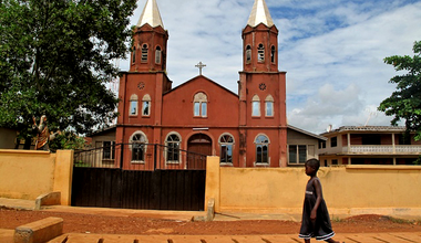 Ghana_Child_and_Church_640.png