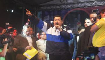 Hugo Chávez en su inesperada visita a la Plaza de los Museos y el evento "Venezuela Potencia Tecnológica"