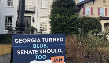 "Georgia turned blue, Senate should too" sign for 5 January 2021 election
