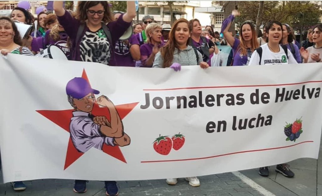 Manifestación de Jornaleras en Lucha; a la derecha, Ana Pinto, Andalucía, 2020