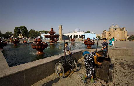 Khujand_Square.jpg