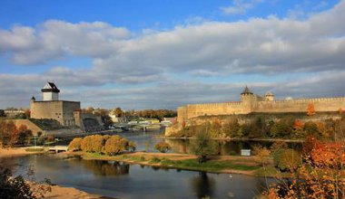 Kindlused_Narva_jõe_kaldal_0_0.jpg