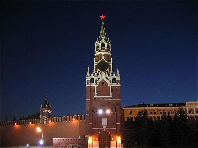 Kremlin clock tower_wiki.jpg
