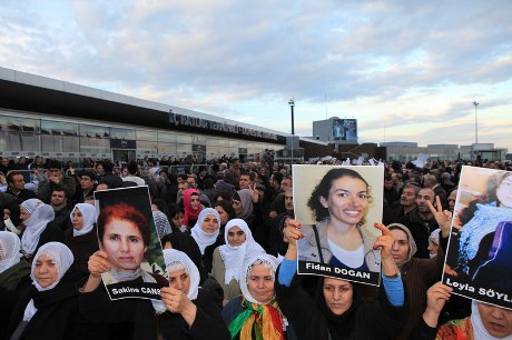 Kurdish_Women_Funeral.jpeg