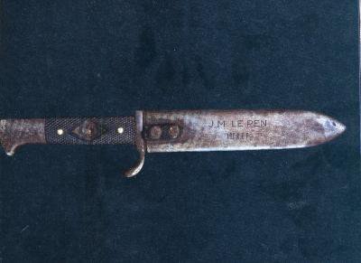 Le Pen Knife.jpg
