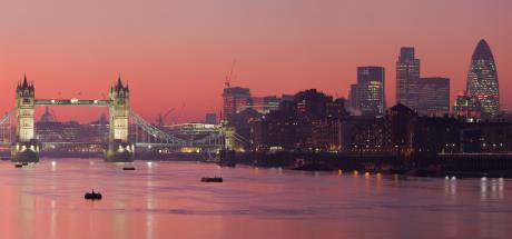 London_Thames_Sunset_panorama_-_Feb_2008_0.jpg