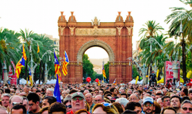 Manifestación Junts per Si en el Arco del Triunfo en Barcelona. August 2015. SBA73. Flickr. Todos derechos reservados..png