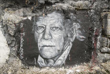 Manolis Glezos graffiti 