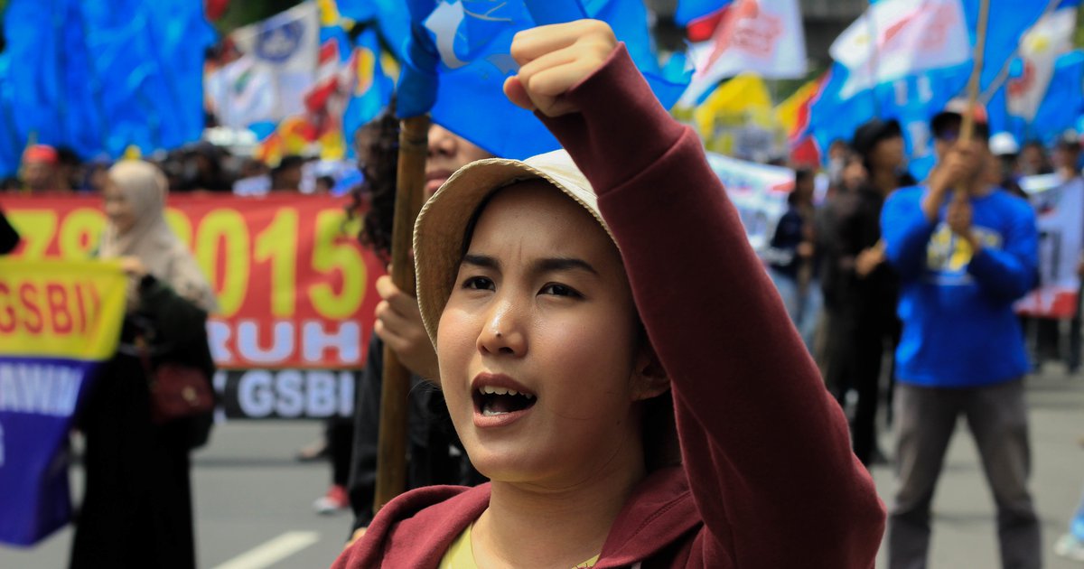 International labour protest at jewellery chain Lovisa