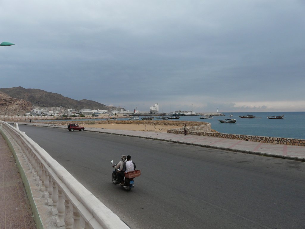 Mukalla_port_Yemen.jpg