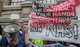 Not_Safe_-_Not_fair_protest_by_doctors,_junior_doctors_and_medical_students_in_central_London_28th_September_2015___8._c._Steve_Eason.jpg