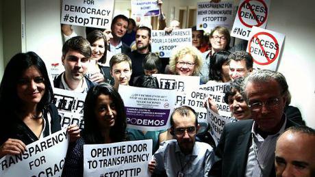 MEPs demand transparency in TTIP negotiations, 2014. Credit: Flickr/greensefa. Some rights reserved.