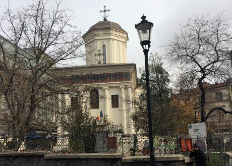 Orthodox church in Bucharest.jpg