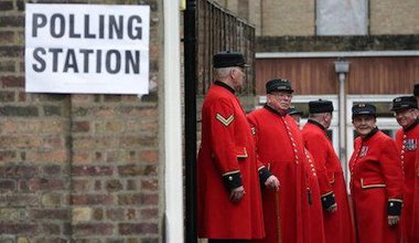 Chelsea pensioners at a polling booth. Daniel Leal-Olivas/PA Wire/Press Association Images. All rights reserved.