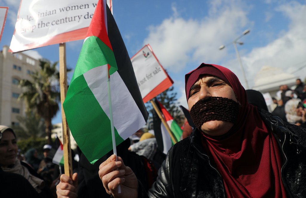 Mujeres palestinas participan en una protesta contra el 