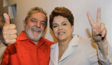 Presidente Lula e a presidente eleita, Dilma Rousseff, comemoram a vitória no Palácio da Alvorada, em Brasília (DF). Foto Ricardo StuckertPR 10 de noviembre de 2010.jpg