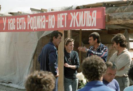 Returned Crimean Tatars occupying a Crimean collective farm in 1989.