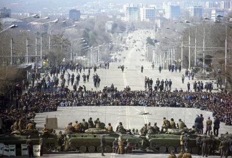 RIAN_archive_699865_Dushanbe_riots,_February_1990_1.jpg