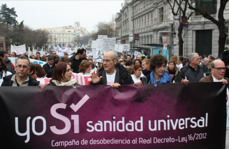 The platform Yo Sí Sanidad Universal marches in Madrid.