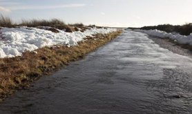 Rapid_snow_melt_-_geograph.org_.uk_-_336203 - Wiki colin grice Geography project.jpg