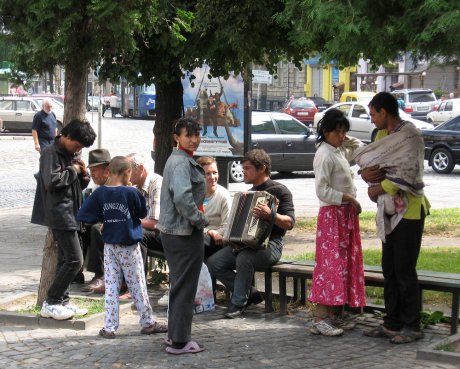 Romani_people_Lviv_Ukraine_0.jpg