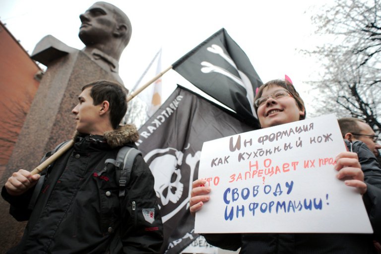 Russia-censorship-protest-Roma--Yandolin.jpg