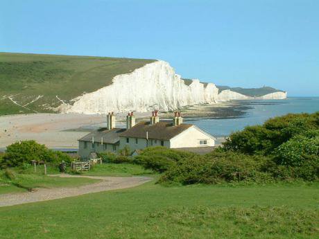 Seven_Sisters_cliffs_and_the_coastguard_cottages,_from_Seaford_Head_showing_Cuckmere_Haven_(looking_east_-_2003-05-26)_0.jpg