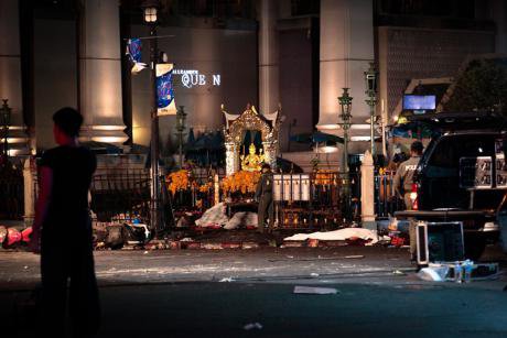 Site of the Erawan Shrine bombing, Bangkok. Lillian Suwanrumpha/Demotix. All rights reserved.