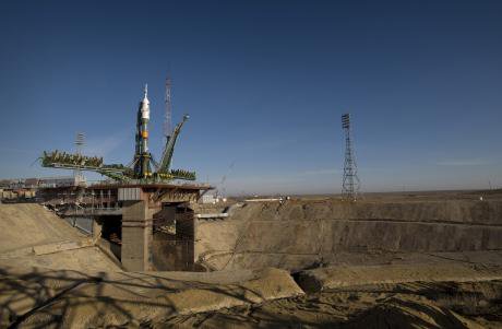 Soyuz_expedition_19_launch_pad.jpg