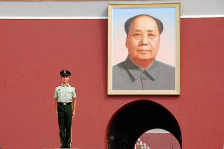 Standing guard at Tiananmen Gate, Beijing. Ken Douglas/Flickr. Some rights reserved.