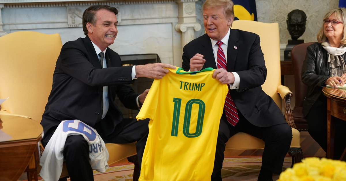 Brazil election: How the famous yellow football shirt has become  politicised - BBC Sport