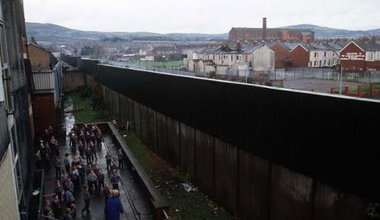The-Peace-Wall-in-Belfast-001.jpg