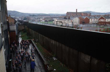 The-Peace-Wall-in-Belfast-001.jpg