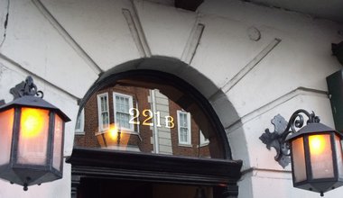 The Sherlock Holmes Museum - 221b Baker  Street, London - lanterns