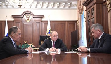 Vladimir_Putin,_Sergei_Lavrov_and_Sergei_Shoigu_(2019-02-02)_05.jpg