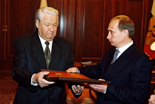 Vladimir_Putin_with_Boris_Yeltsin-2.jpg