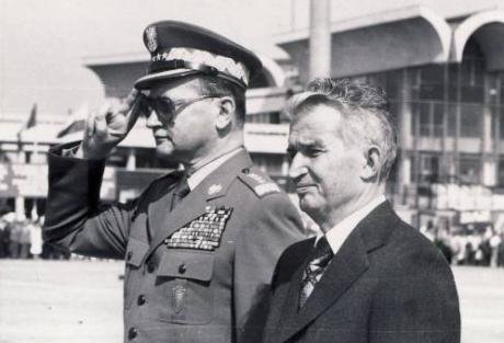 Wojciech Jaruzelski, pictured alongside Nicolae Ceauşescu. Wikimedia commons.