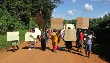 Women_Protest_Bugoma_Land_Give_Away_in_the_albertine_Graben_of_Uganda_-_Photo_credit_-_NAPE.jfif