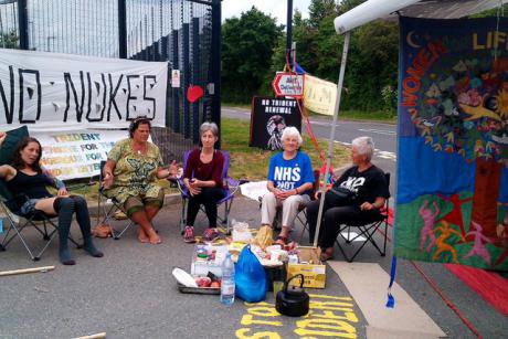 Women blockading Burghfield June2016.jpeg