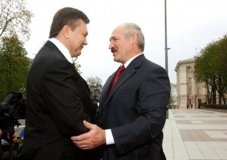 Yanukovych-Lukashenka(2).jpg