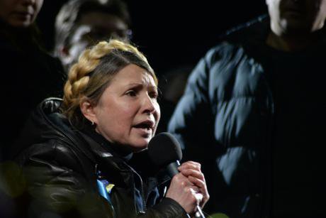 Yulia_Tymoshenko_addressing_Euromaidan_with_a_speech._Kyiv,_Ukraine._Events_of_February_22,_2014..jpg