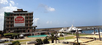 hotels3small.jpg