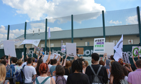 Protesters outside Yarl’s Wood detention centre, Bedfordshire 2015.