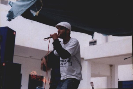 Khaled Bouhrizi at a concert