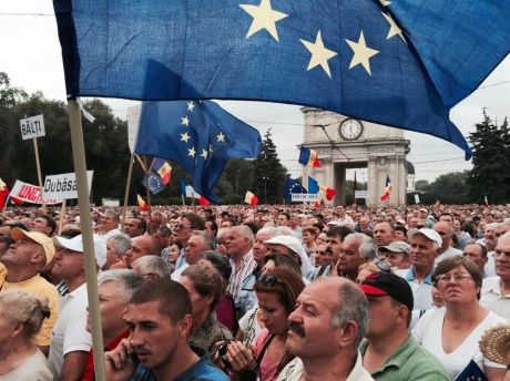 moldova_EUprotesters.png