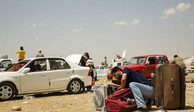 Refugees from Mosul on the road