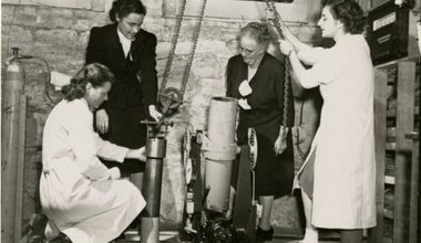 Women chemists Kathleen Zier, Anna Jane Harrison, Mary Lura Sherrill, Marie Mercury Roth, 1947. (Chemical Heritage Foundation)